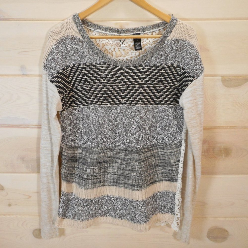 BKE Boutique Women's Size S Sweater Crochet Back Neutral Gray Beige